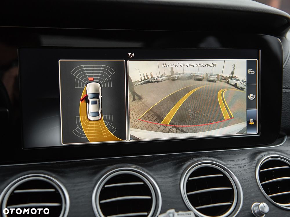 Mercedes-Benz Klasa E 220 d 4-Matic 9G-TRONIC - 25