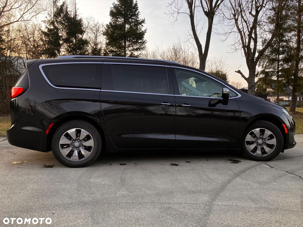 Chrysler Pacifica - 1