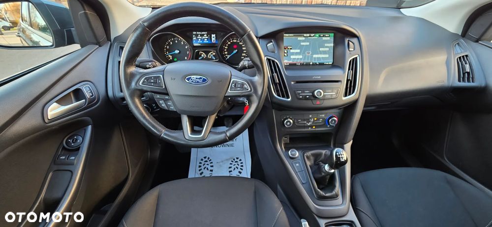 Ford Focus 1.0 EcoBoost Titanium - 30