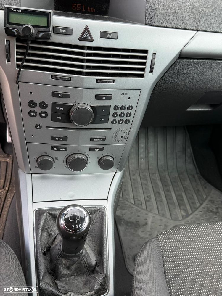 Opel Astra GTC 1.7 CDTI - 8