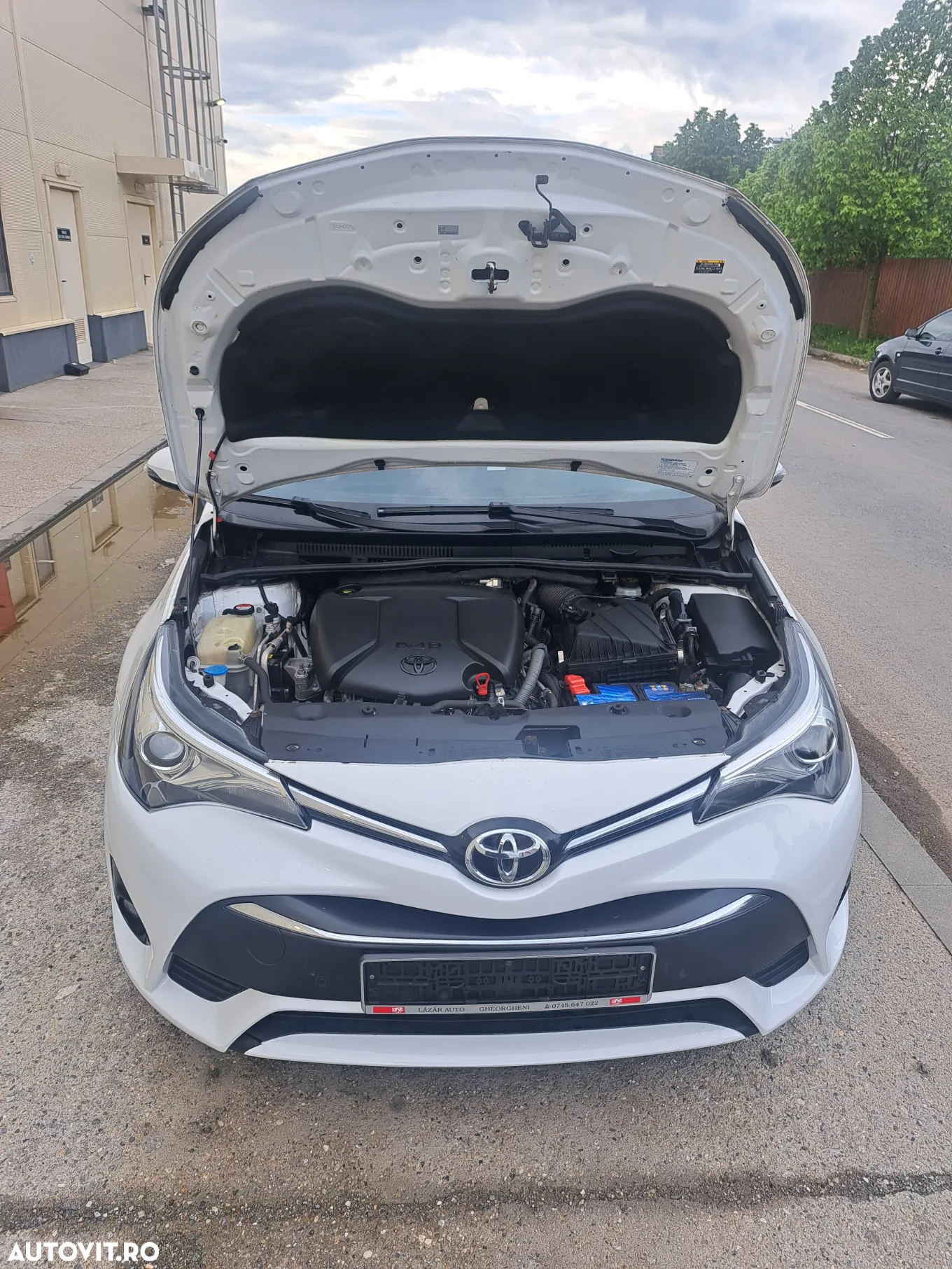 Toyota Avensis 2.0 D-4D Executive - 14