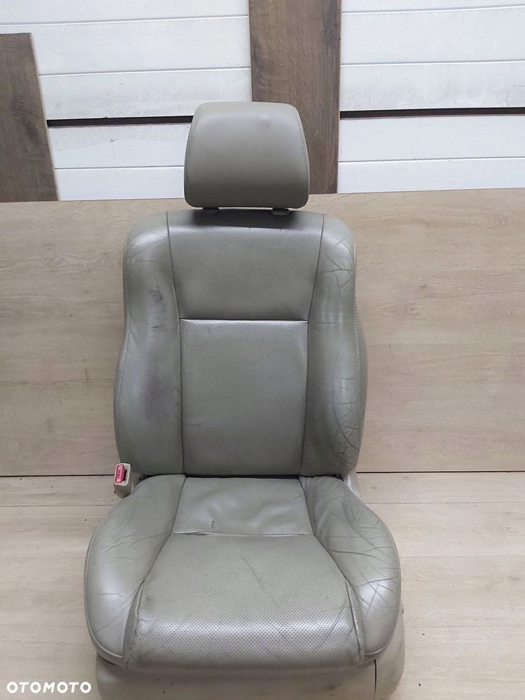 TOYOTA Avensis T25 fotel lewy skóra jasna fotel kierowcy EU - 6