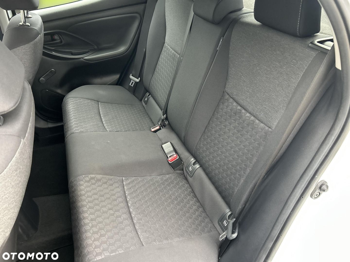 Toyota Yaris Hybrid 1.5 Comfort - 26