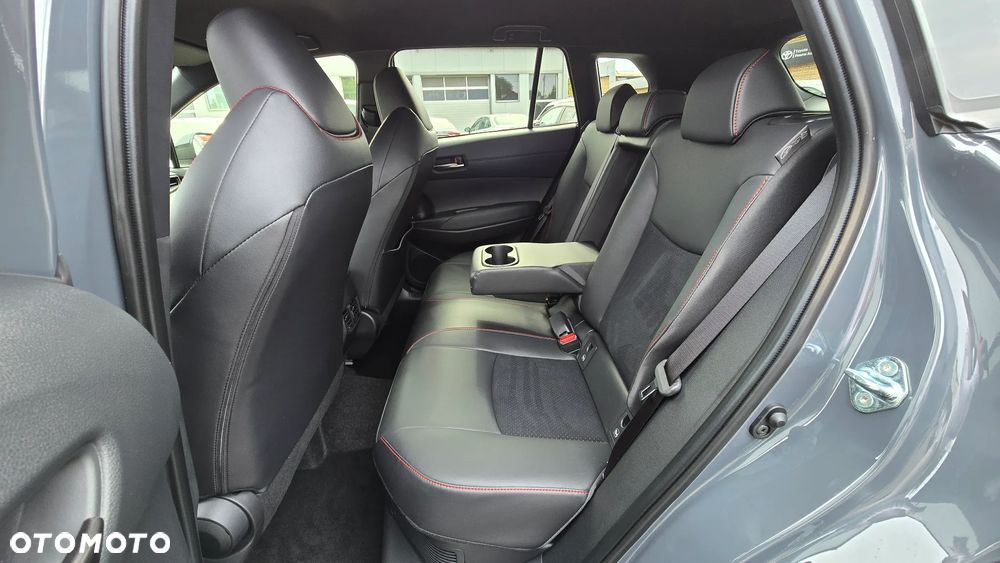 Toyota Corolla Cross 2.0 Hybrid GR Sport - 13