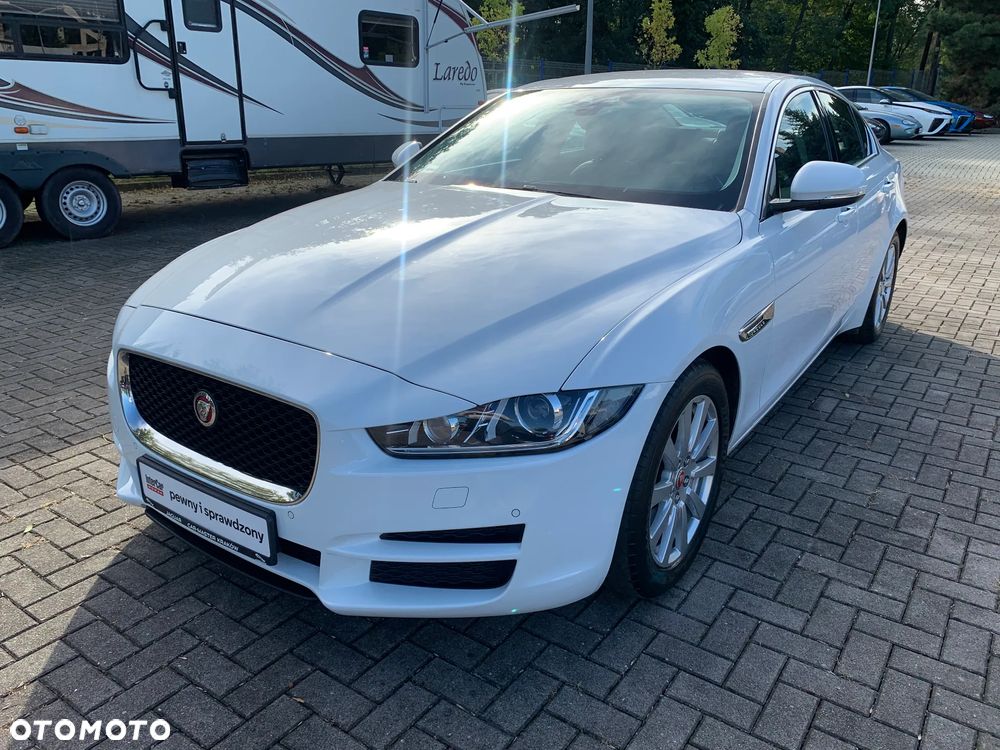 Jaguar XE 2.0 D Prestige - 1