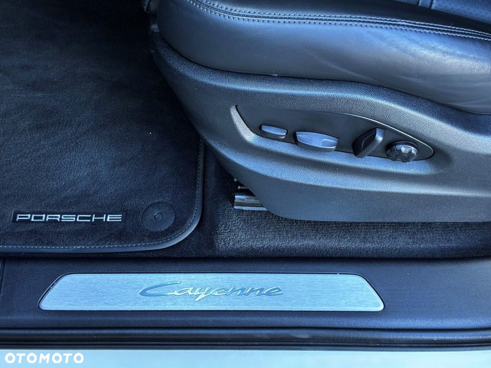 Porsche Cayenne - 36