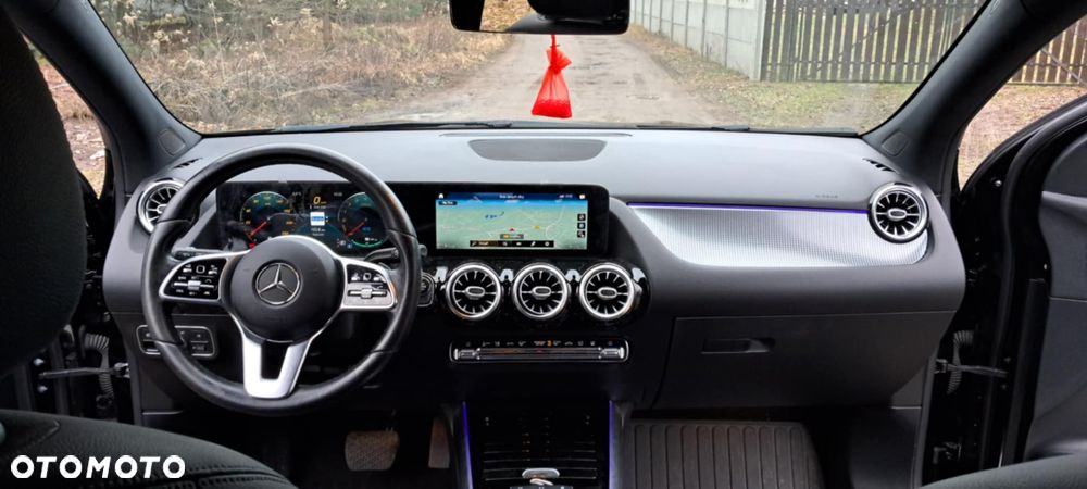 Mercedes-Benz GLA - 9