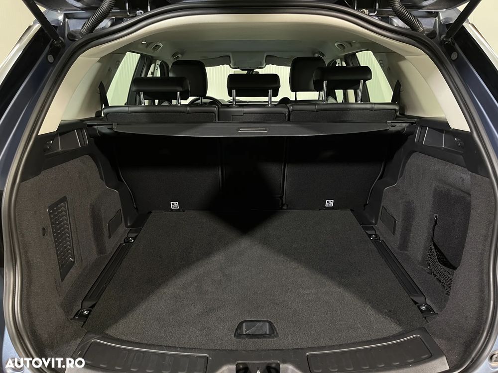 Land Rover Discovery Sport 2.0 D165 MHEV Dynamic SE - 12