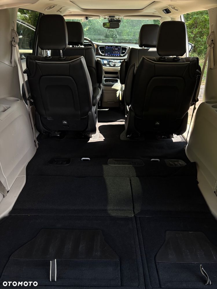 Chrysler Pacifica - 18