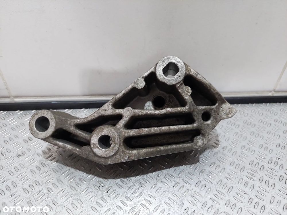 WSPORNIK SILNIKA RENAULT TRAFIC II 2 R2007 2,0 DCI NR 93853921 - 3