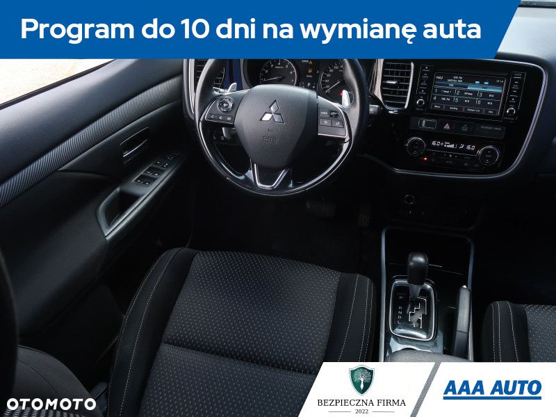 Mitsubishi Outlander - 8