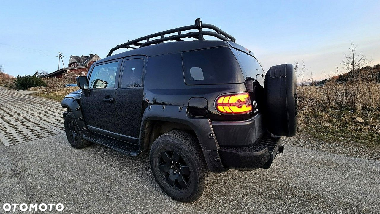 Toyota FJ - 11