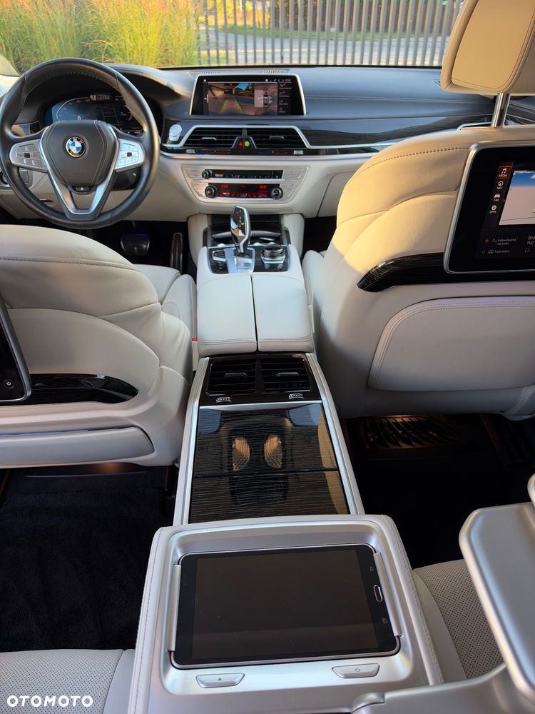 BMW Seria 7 730Ld xDrive mHEV sport - 9