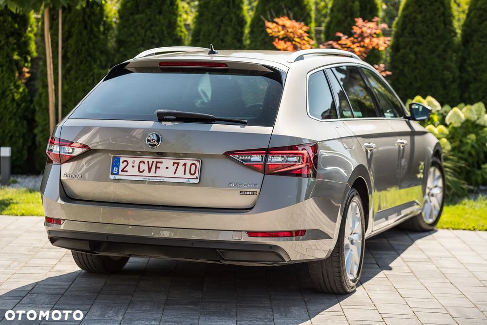 Skoda Superb 2.0 TDI Sportline - 10