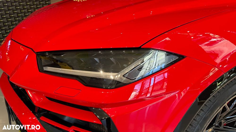Lamborghini URUS - 12
