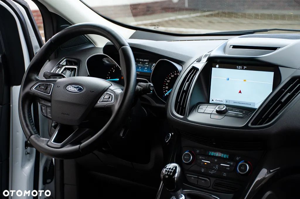 Ford Kuga 2.0 TDCi 2x4 Titanium - 17