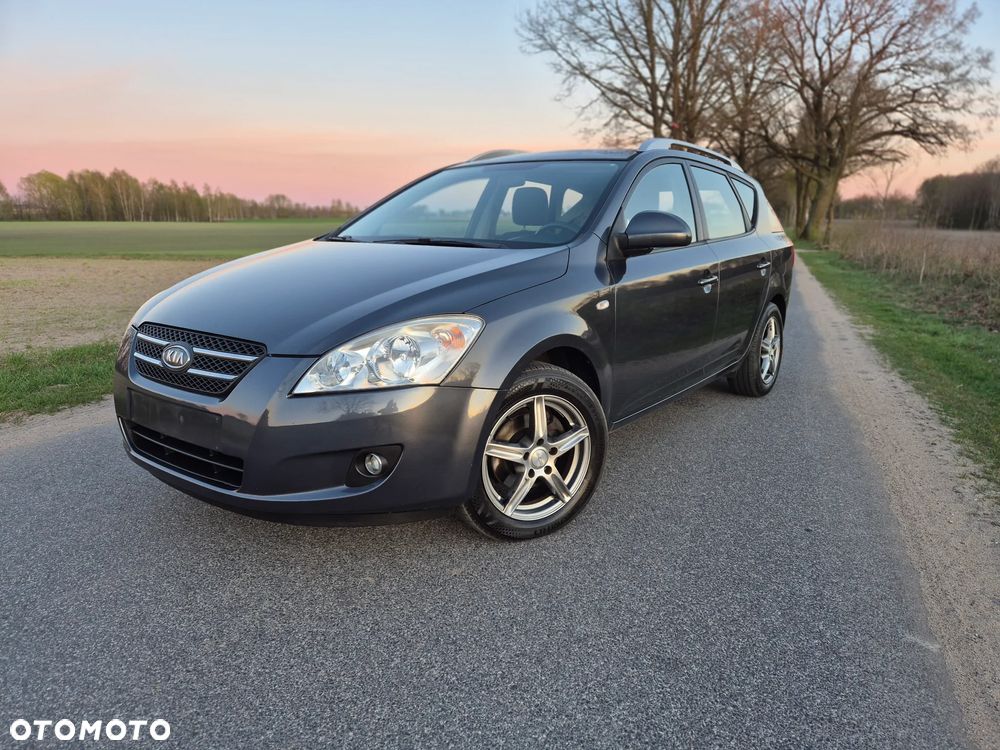 Kia Ceed - 4