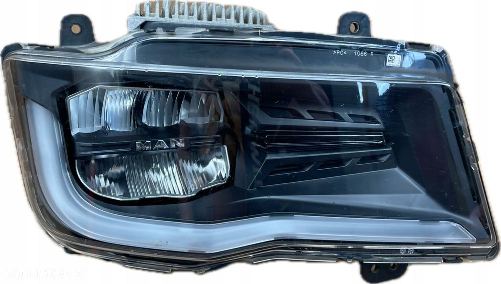 MAN TG TGX PRAWA FULL LED LAMPA PRZÓD PRZEDNIA 81.25101-6806 08.06.20