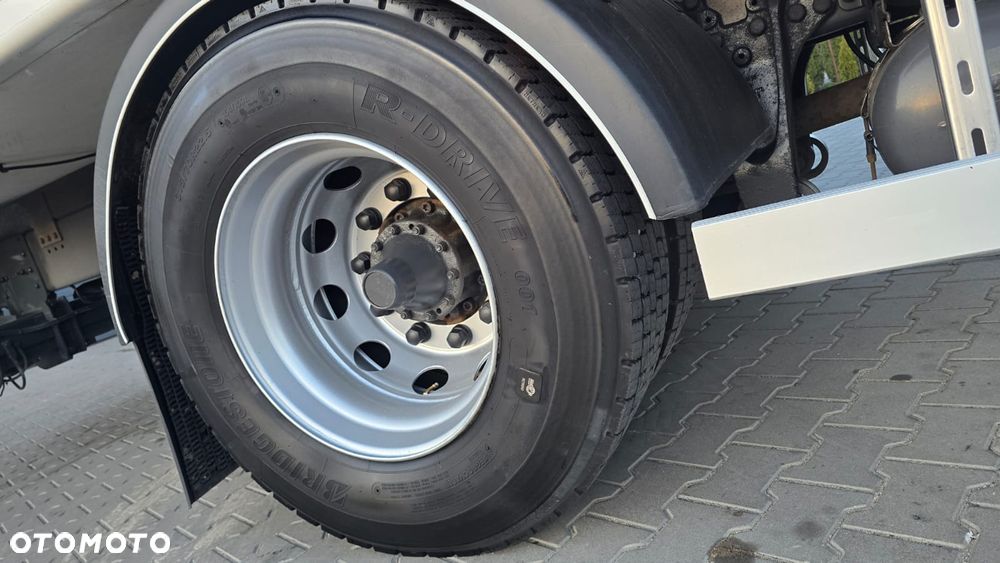 Scania P320 Euro 6 21 palet kontener super stan niski przebieg! kurierka rama do zabudowy laweta - 23