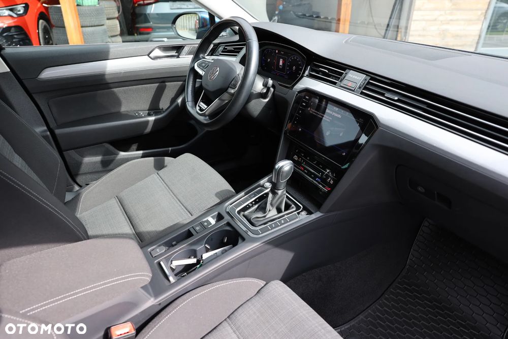 Volkswagen Passat 2.0 TDI SCR DSG 4Motion Elegance - 23