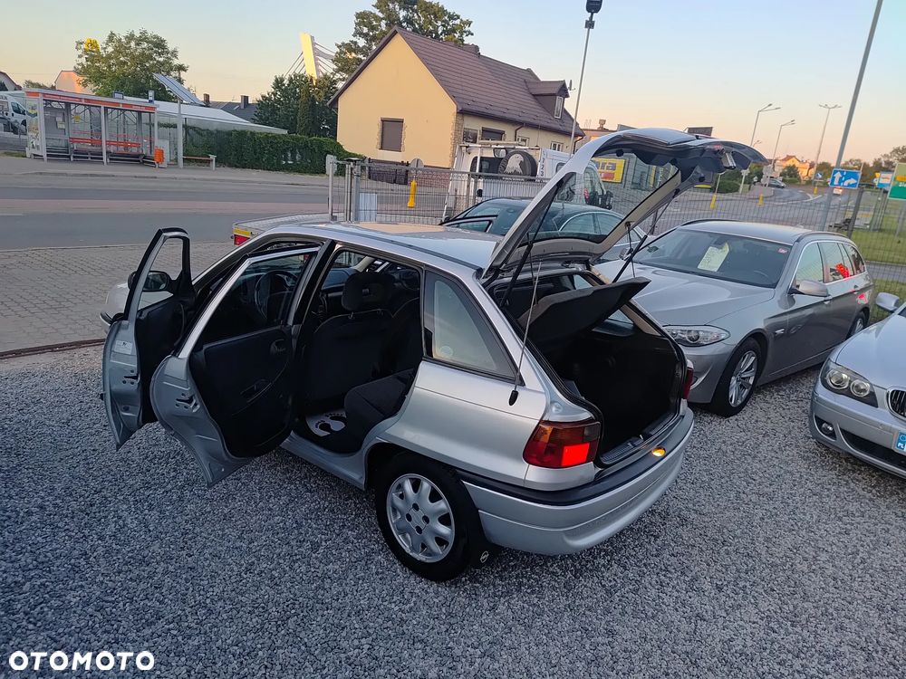 Opel Astra 1.6 - 38