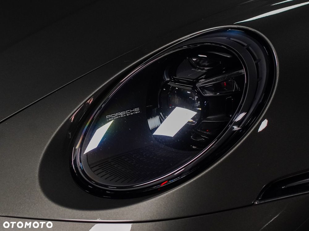 Porsche 911 Targa 4 GTS - 3