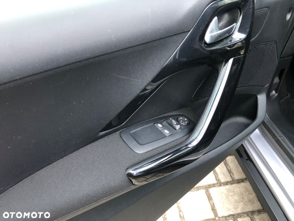Peugeot 2008 1.2 Pure Tech Access - 20