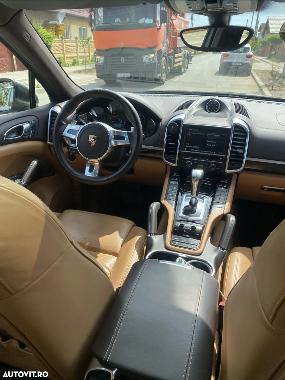 Porsche Cayenne - 4