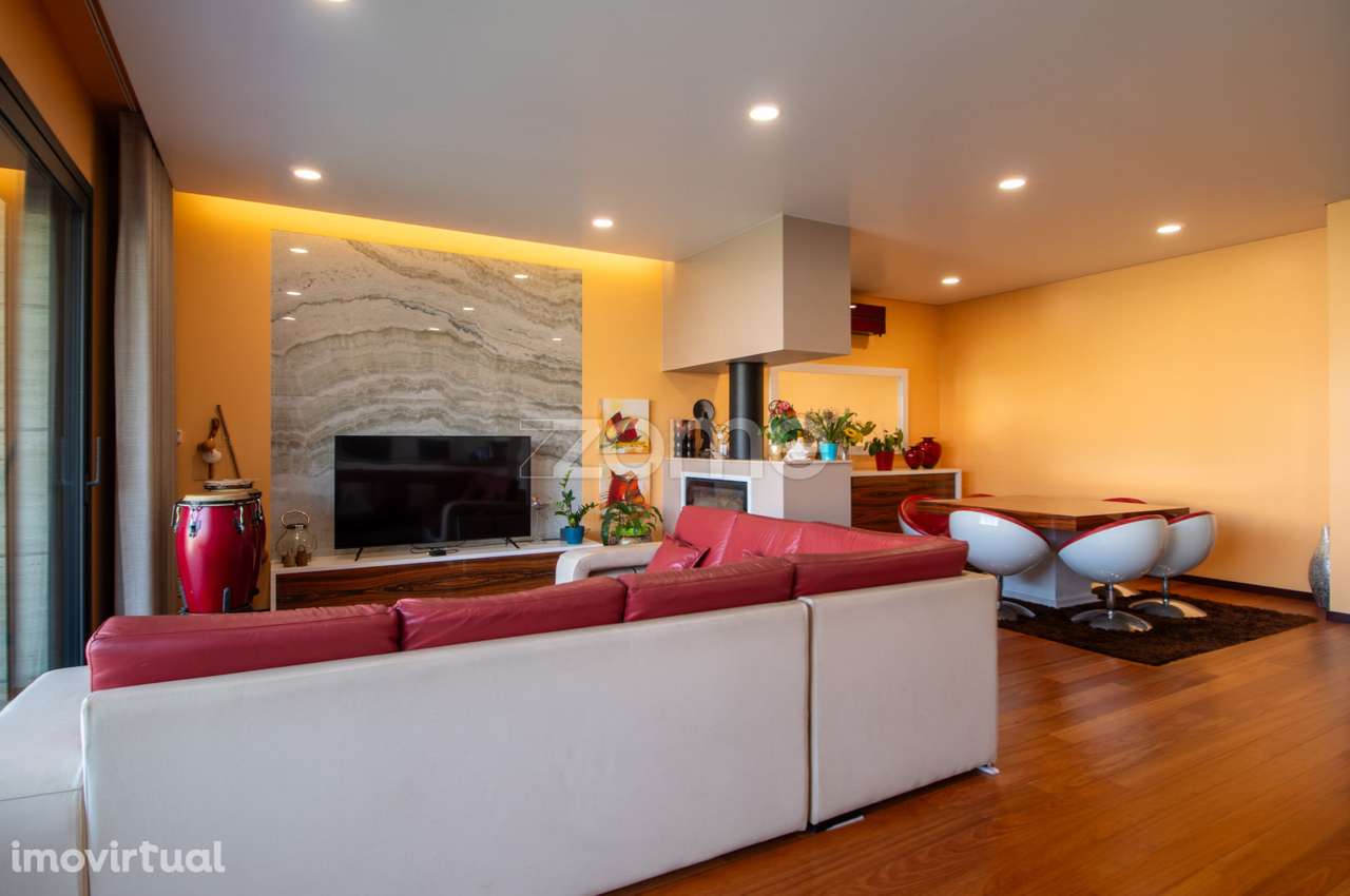 Moradia T4 com Piscina e Jardim | Ermesinde - Grande imagem: 4/44