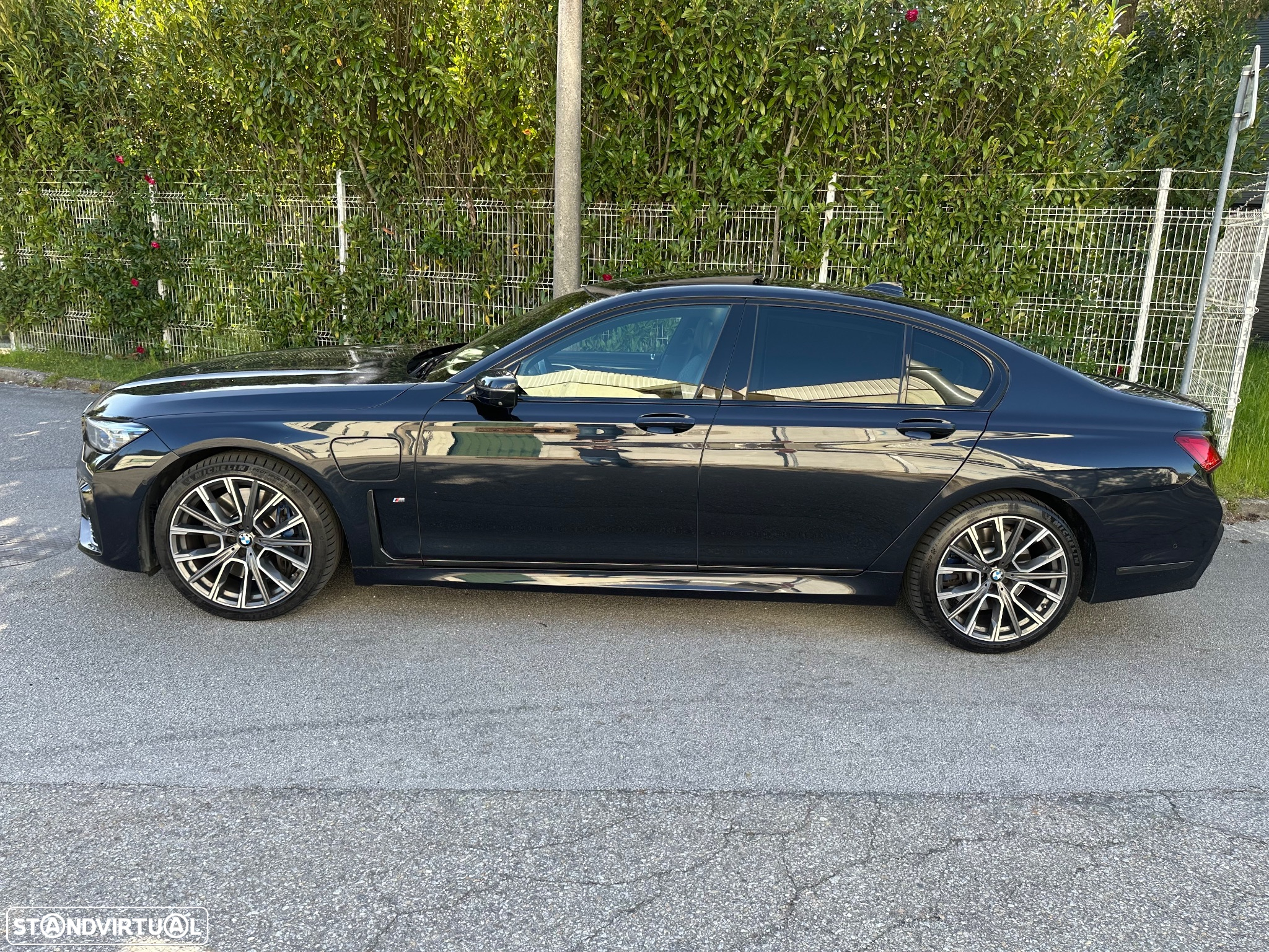 BMW 745 e iPerformance Pack M Auto - 12