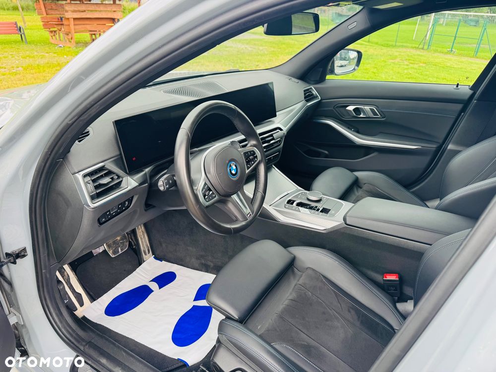 BMW Seria 3 320e PHEV M Sport - 28