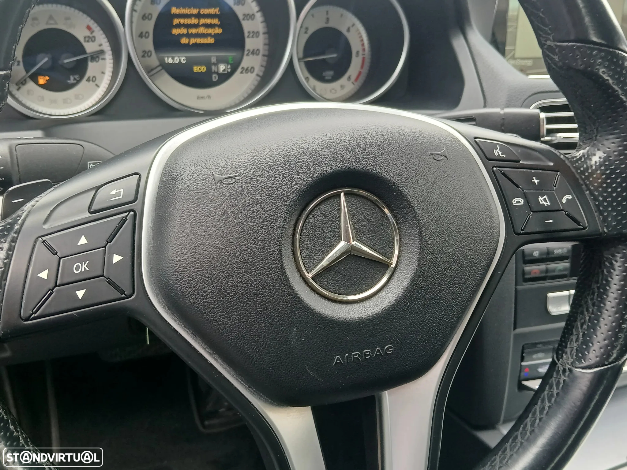 Mercedes-Benz E 220 CDi BlueEfficiency Auto - 29