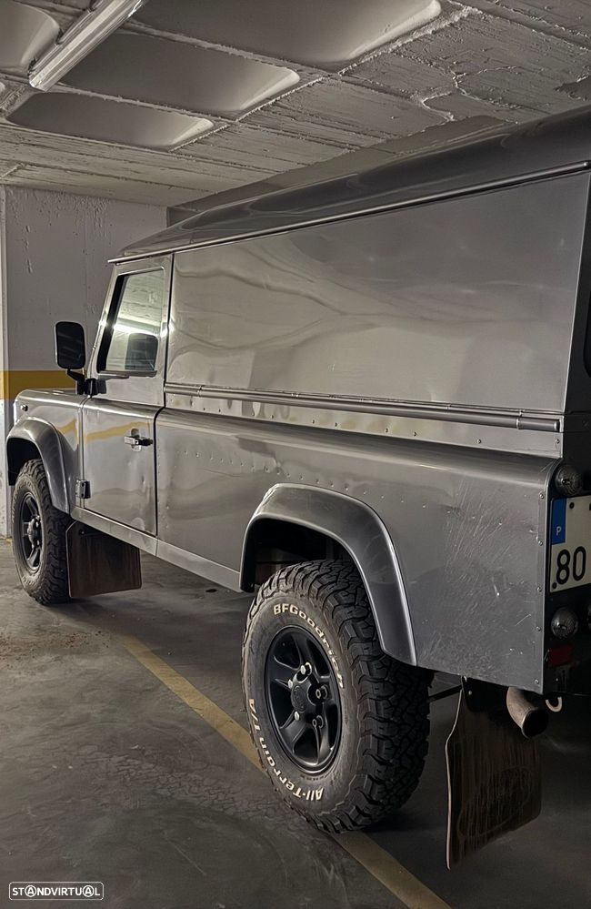 Land Rover Defender 110 - 9