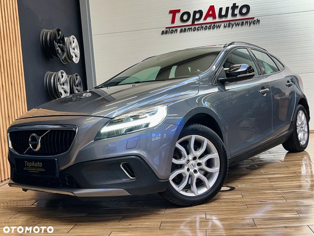 Volvo V40 Cross Country T3 Momentum - 1