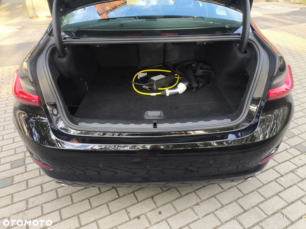 BMW Seria 3 320e - 21