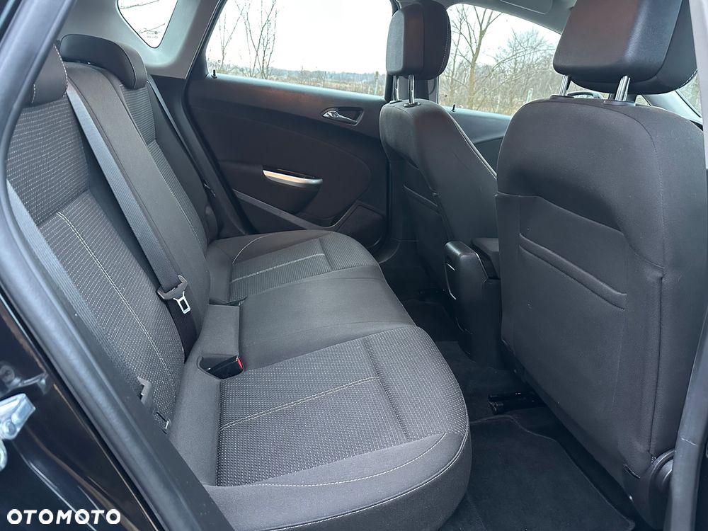 Opel Astra 1.4 T Cosmo - 11