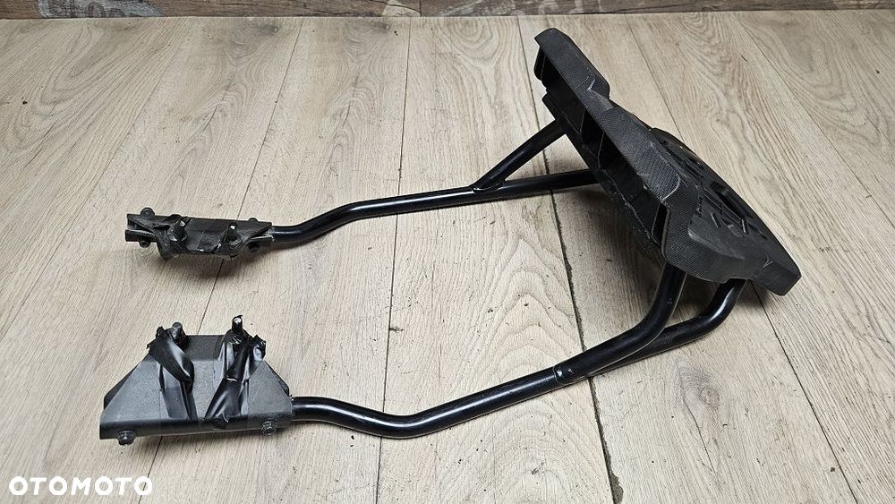 Stelaż Kufra Centralnego na Zadupek Yamaha MT-125 - 4