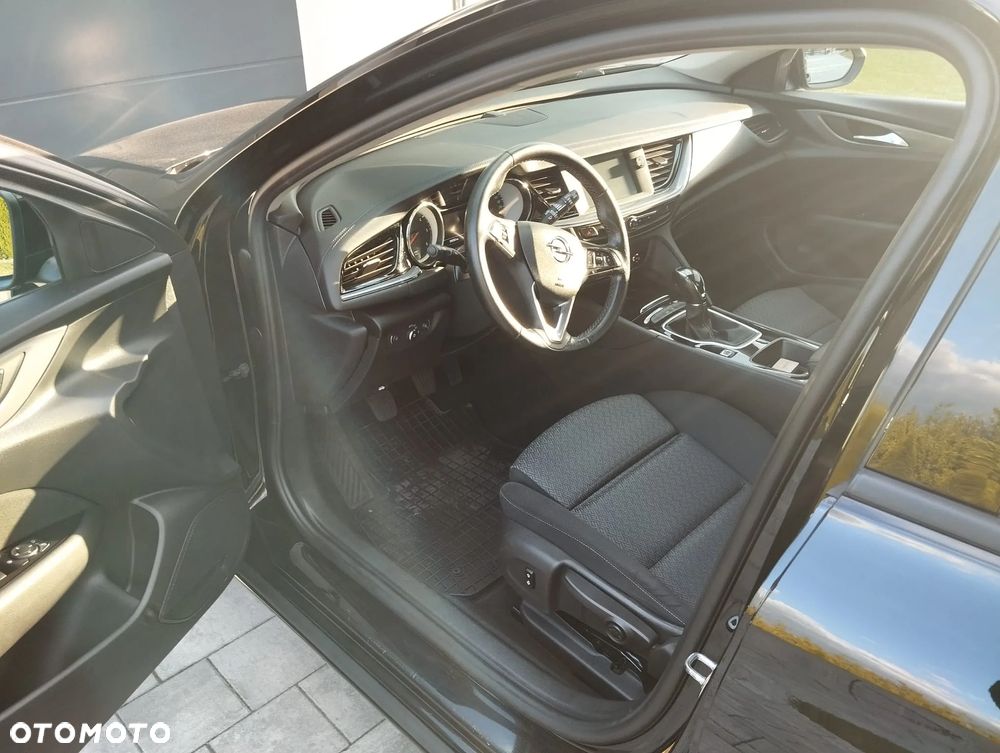Opel Insignia - 11