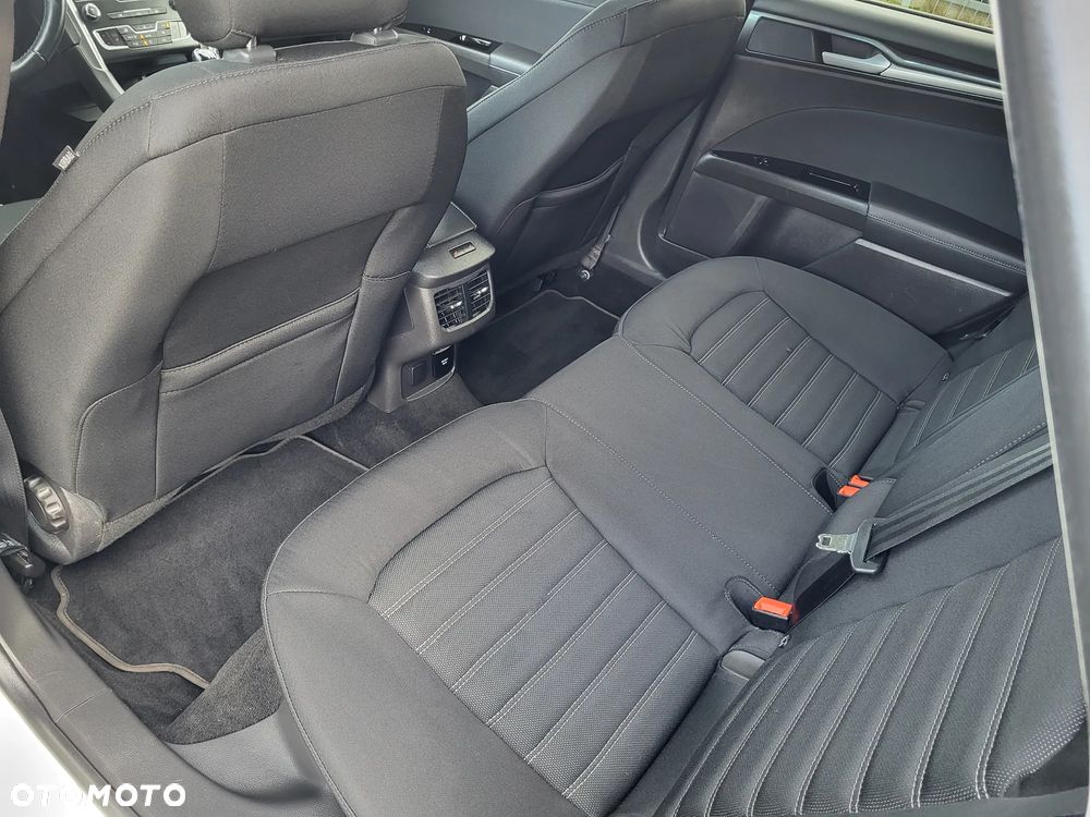 Ford Mondeo Turnier 2.0 EcoBlue Titanium - 19