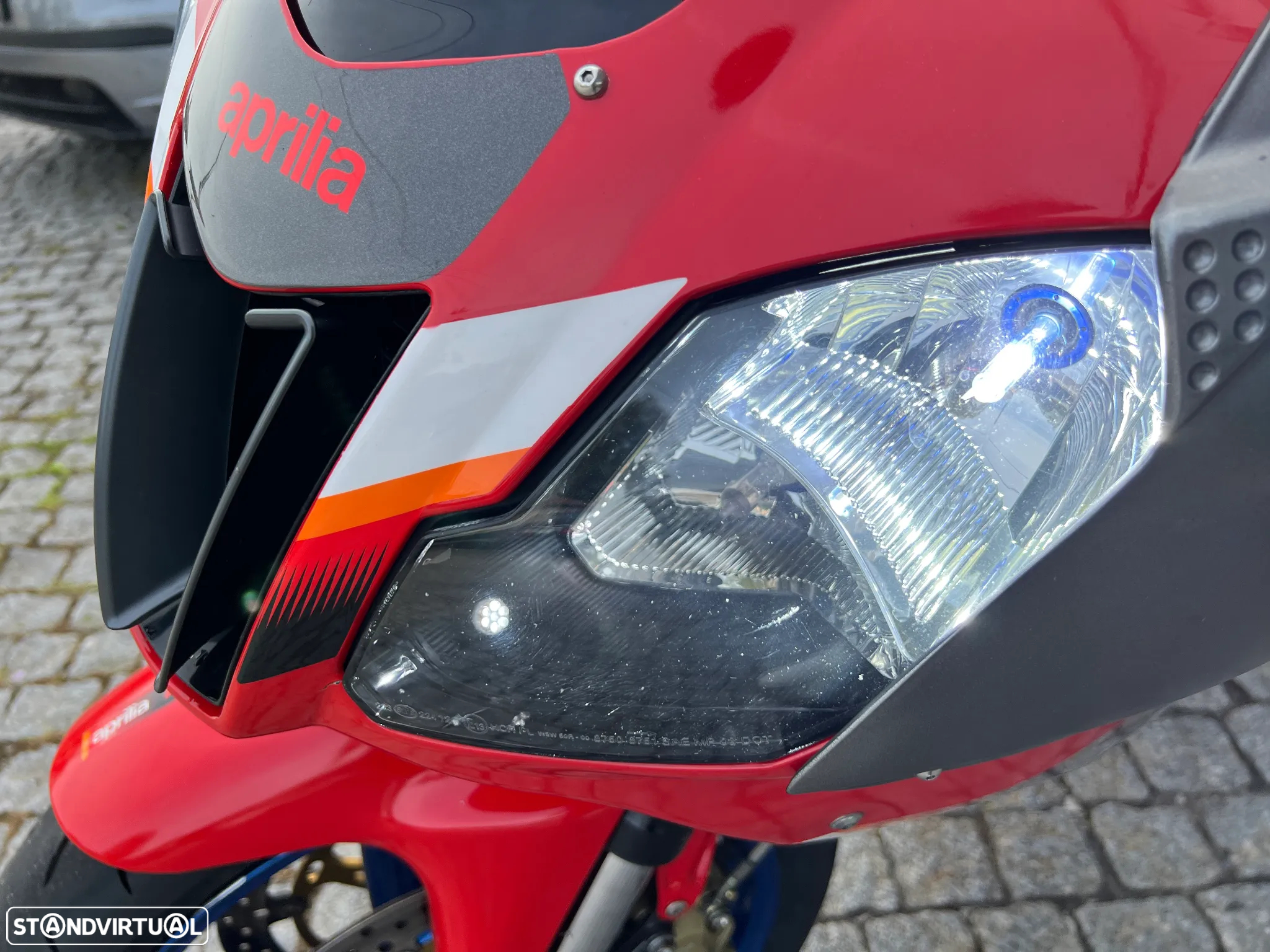 Aprilia RSV 1000R-RR - 8