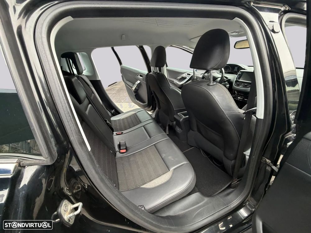 Peugeot 2008 1.2 PureTech Allure - 29