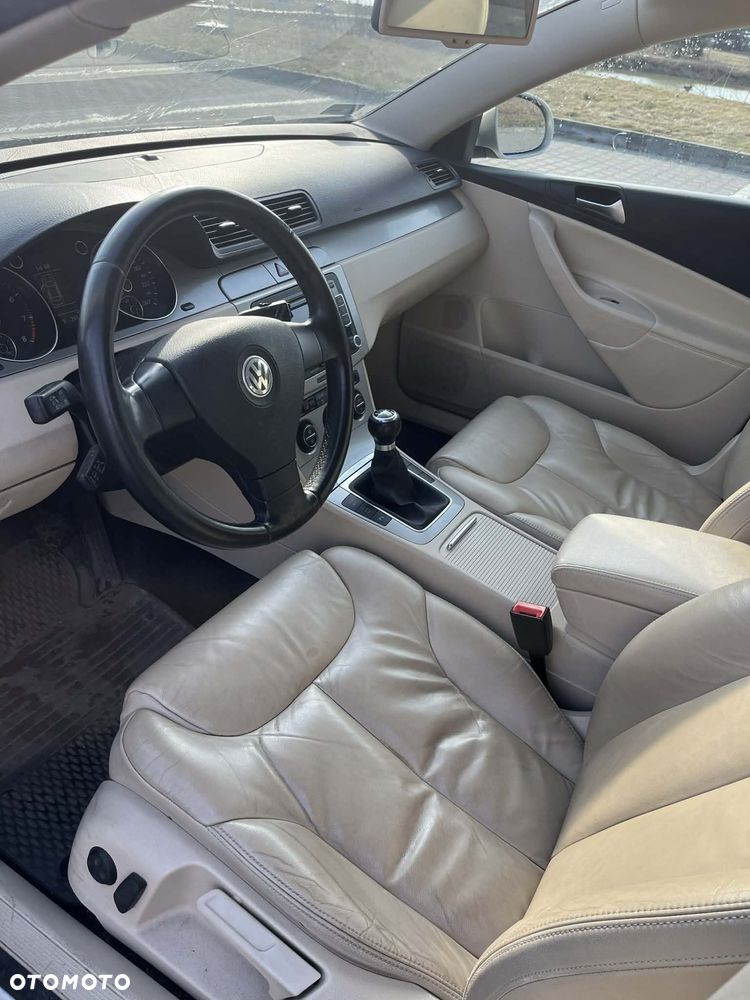 Volkswagen Passat - 5