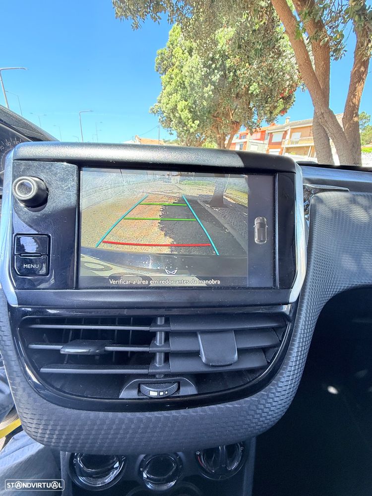 Peugeot 208 1.2 PureTech Style - 26