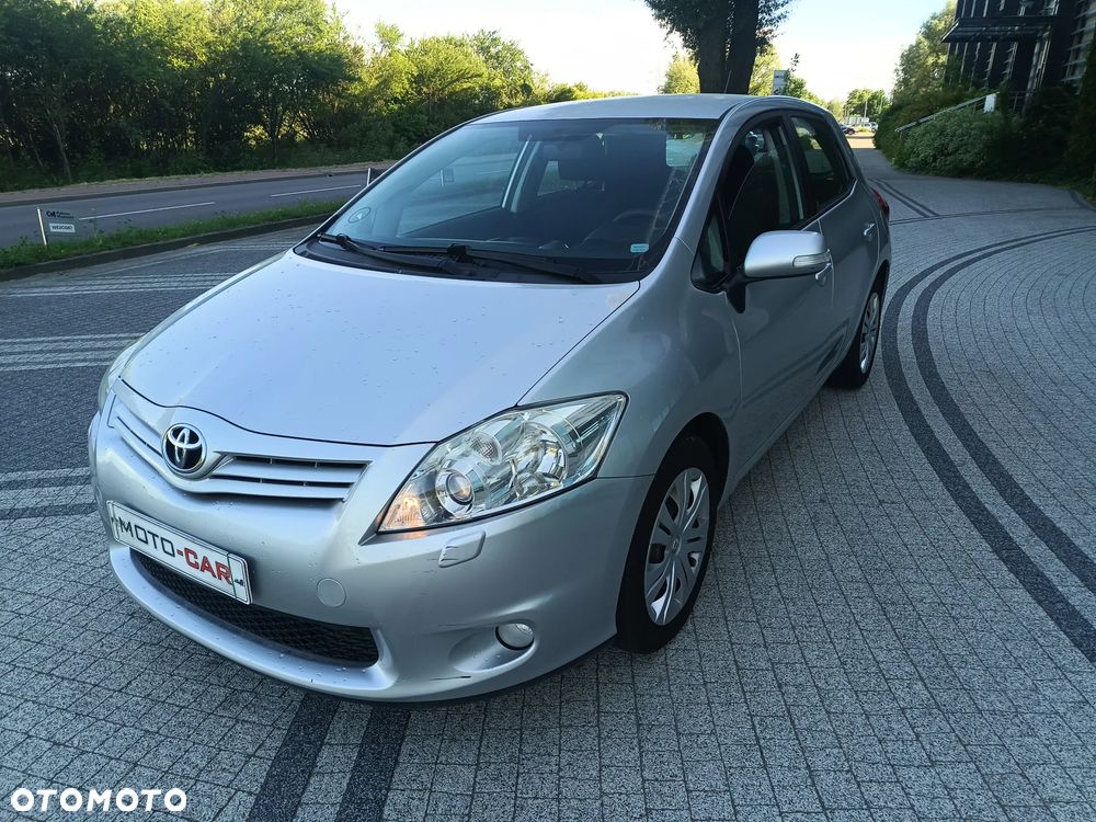Toyota Auris 1.6 Luna - 1