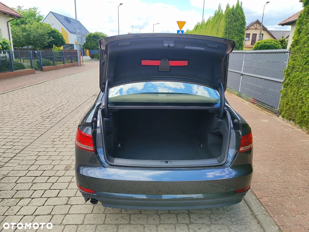 Audi A4 Limousine 2.0 TDI ultra S tronic design - 18