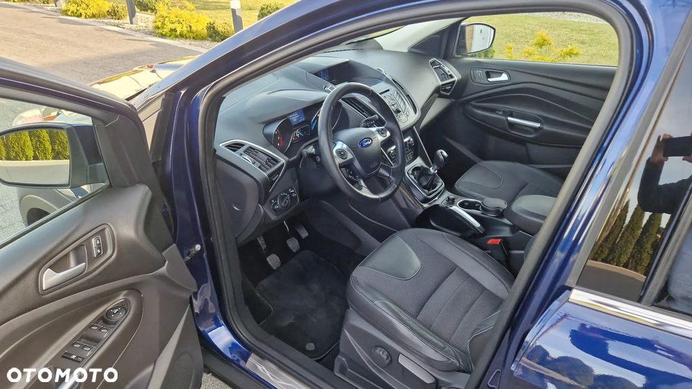 Ford Kuga 1.6 EcoBoost 2x4 Titanium - 17