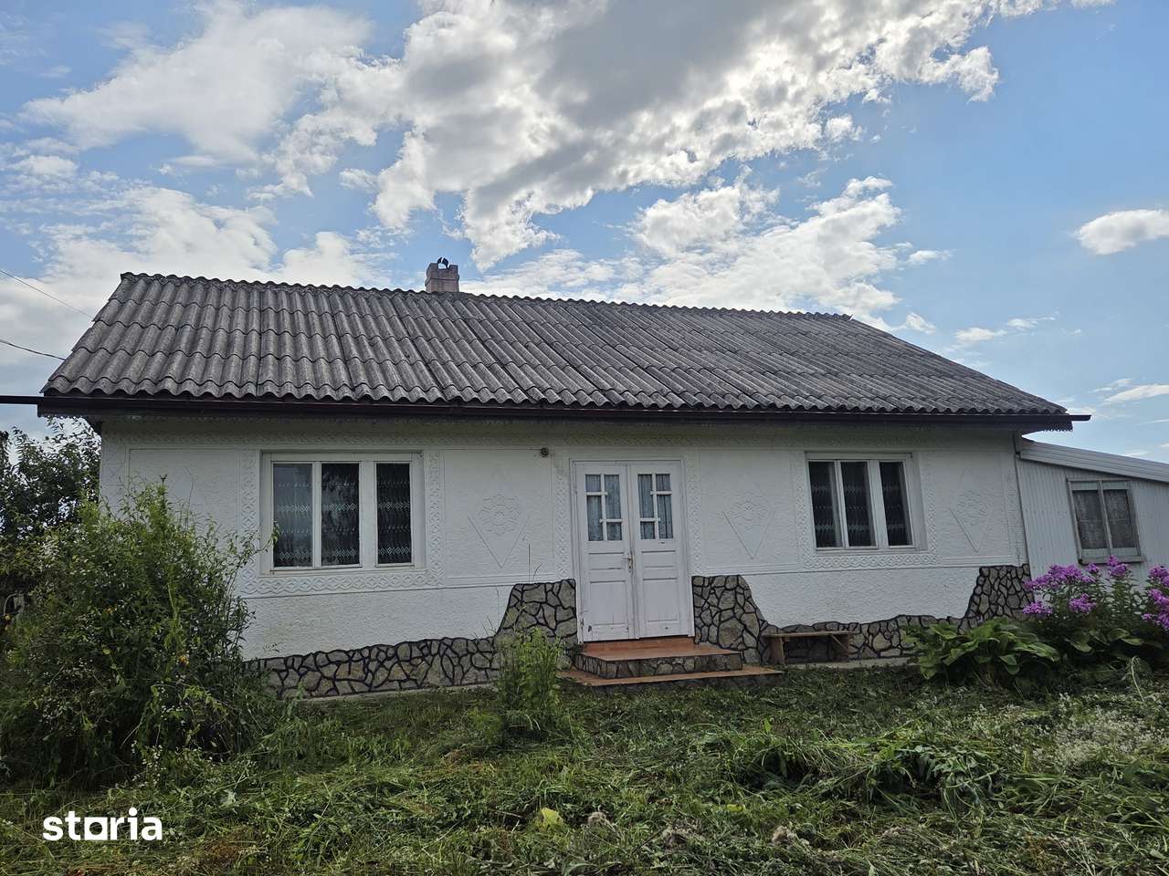 Se vinde casă 4 camere parter Zamostea Suceava 30.000euro + anexe - Imagine principală: 3/15