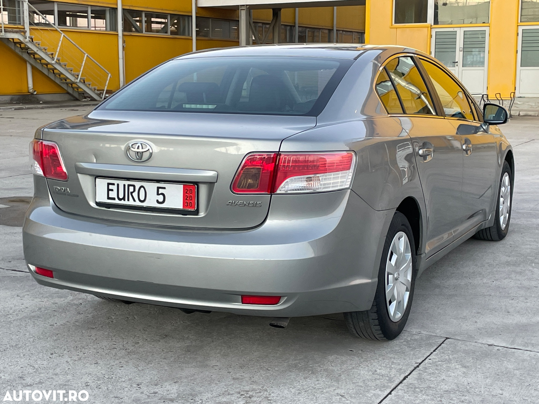Toyota Avensis - 4
