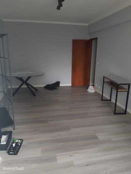 Arrendo T1 Espaçoso e remodelado em Queluz, junto PSP - Grande imagem: 3/8