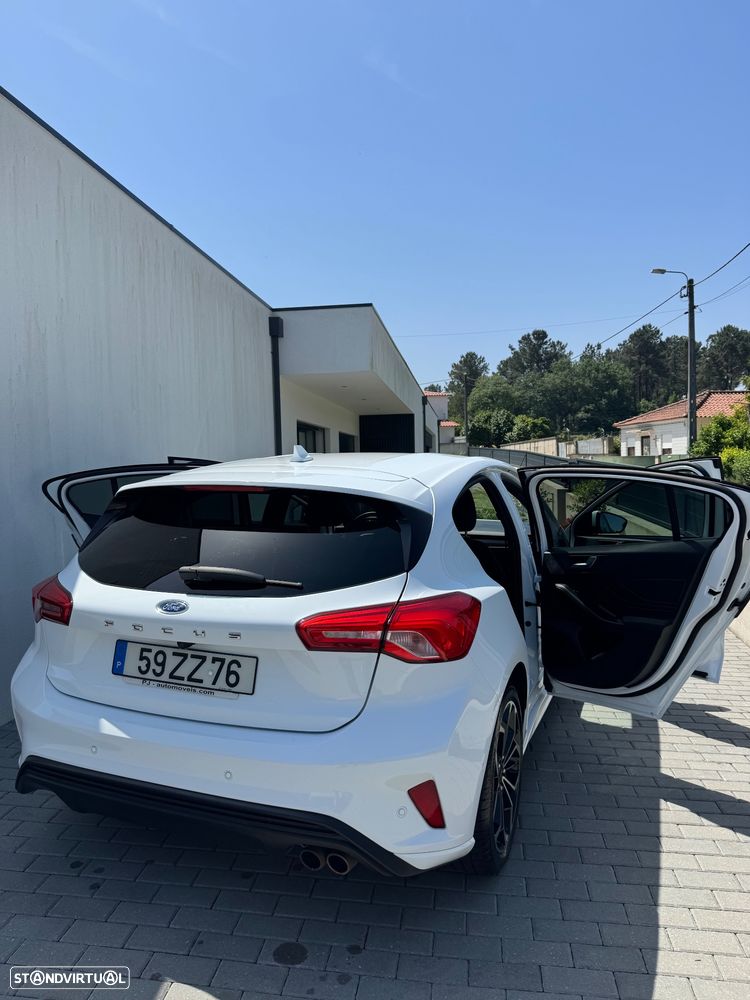 Ford Focus 1.0 EcoBoost MHEV ST-Line - 42